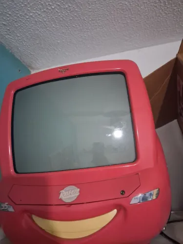 Tv relâmpago mcqueen