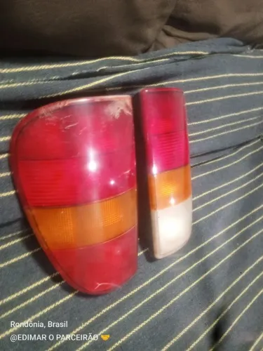 PAR DE LANTERNA TRASEIRA DA SEAT INCA OU CANDDI ANO 99
