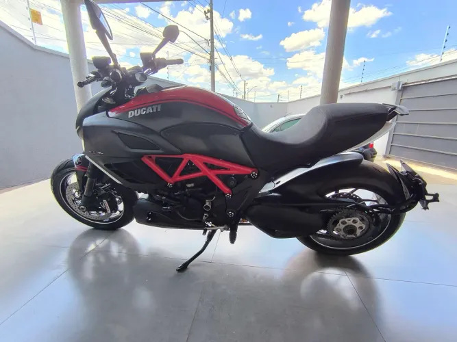 DUCATI DIAVEL 