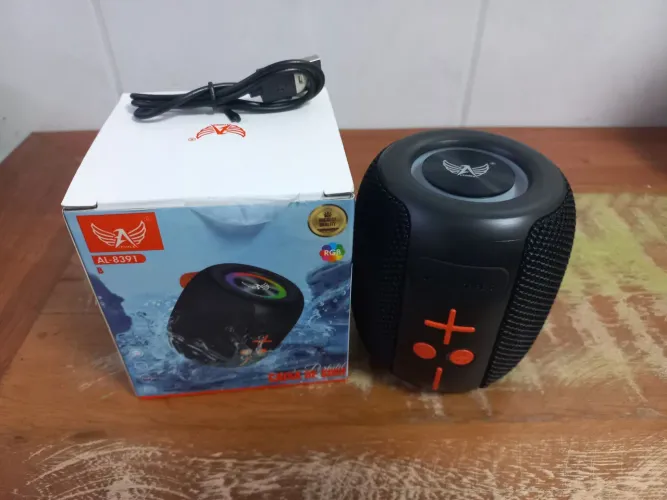 Mini caixa de som - 50W - NOVA