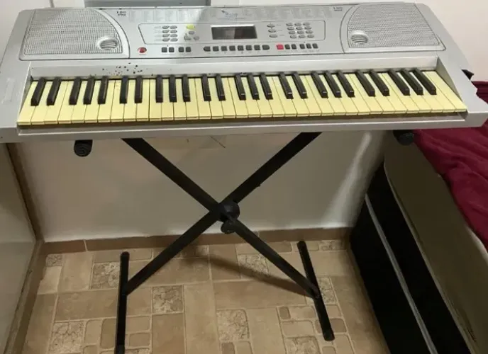 Teclado Musical 600 reais ou troco por Notebook