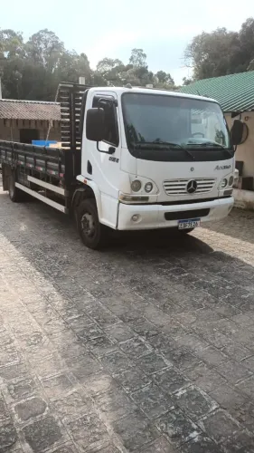 Caminhão Mercedez 915