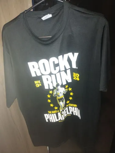 Camiseta esportiva tamanho M - corrida Filadélfia 2024
