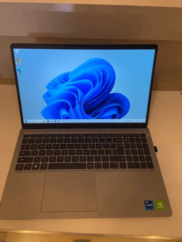 Notebook Dell Vostro 3520