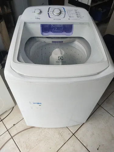 Vende-se uma máquina Eletrolux 13kg