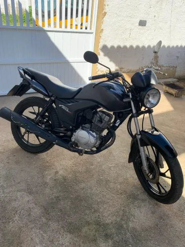 Fan 150,muito conservada para quem gosta de conforto,moto muito boa emplacada