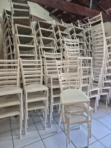 Cadeiras usadas para evento