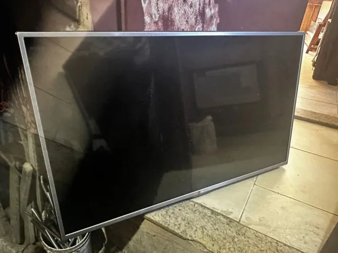 Tv 42  La6130 para retirar peças 