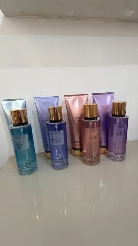 KIT VICTORIA'S SECRET , creme e fragrância.