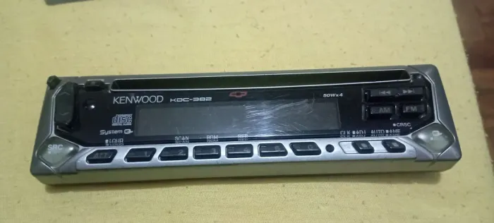 **Baixei** Frente radio automotivo kenwood kdc-382 (chevrolet) sem teste + estojo