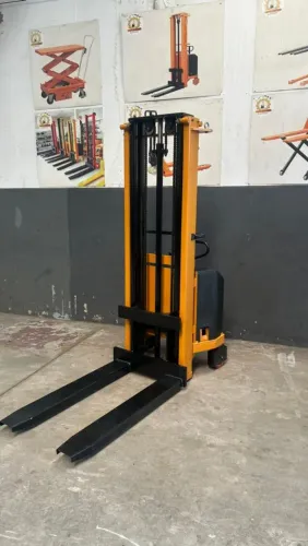 Empilhadeira TRA1029 Semi-Eletrica 1000Kg 2,9m