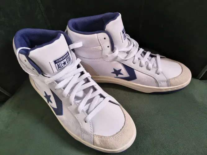 Converse All Star Pro Blaze v2 High White Navy 40.5 BR , Novo. Não acompanha caixa 