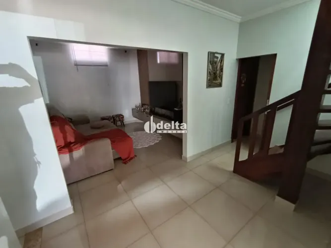 Casa residencial com 3 quartos sendo 1 suíte disponível para locação no bairro Gávea Sul e