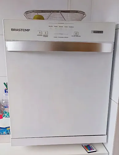 Vendo lava louça Brastemp 8 serviços semi nova