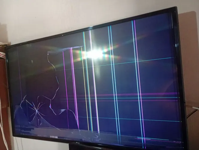 Tv LG com tela com defeito