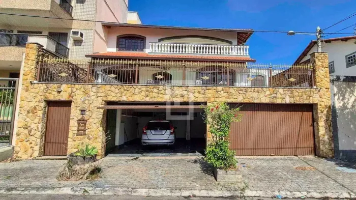 Casa para locação com 6 quartos, 752 m² por R$5.890 em Vila Valqueire - Rio de Janeiro/RJ