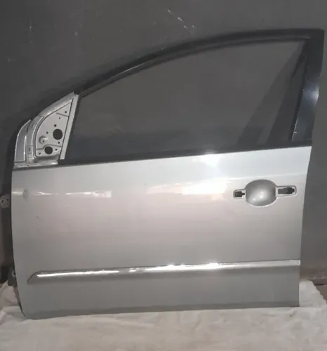 Porta dianteira esquerda Nissan Sentra 2014 a 2021