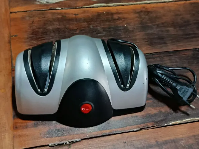 Amolador de facas elétrico