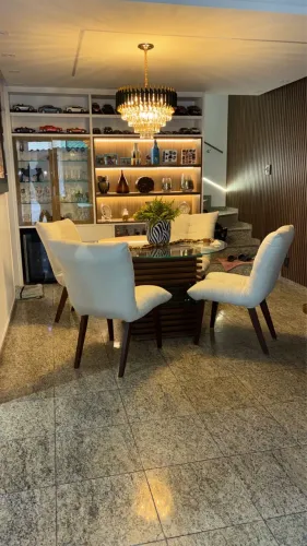 Mesa Elegante base em vidro e madeira com 4 cadeiras 