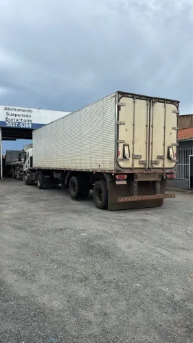 Vendo Carreta dois eixos baú frigorífico Ibiporã