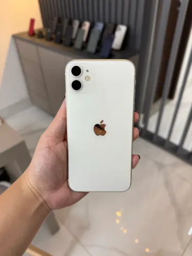 iPhone 11 64 gigas Face ID parou branco