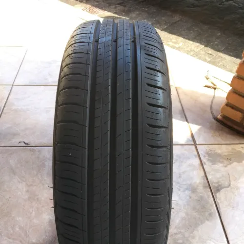 Pneu 185/60/15 Dunlop novo