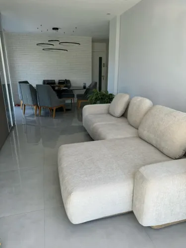 Sofá modular 6 lugares com chaise