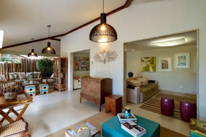 Casa à Venda no Condomínio Residencial Quatro Rodas | 4 Quartos | 2 Suítes | Próximo ao Cl