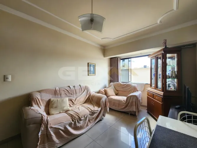 Apartamento à venda na Av. Paraná, 3 quartos sendo 1 suíte.