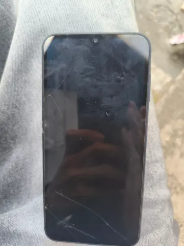 SAMSUNG 15 FUNCIONANDO POR COMPLETO, APENAS TELA RACHADA