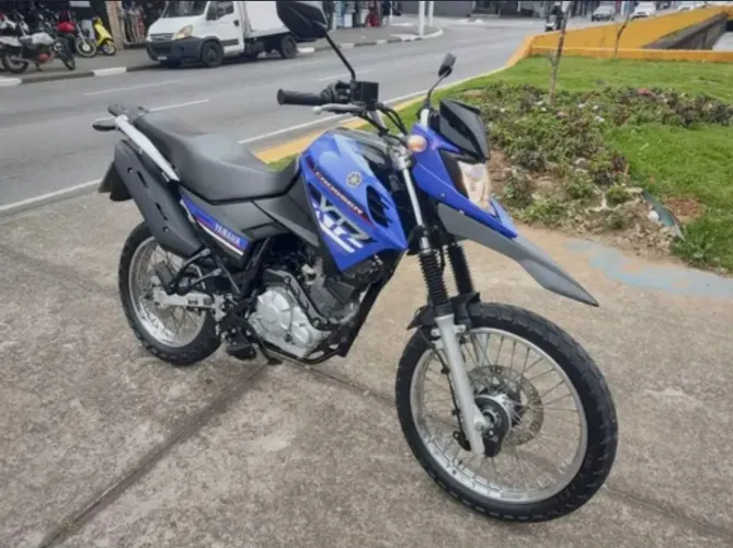 Alugo moto Yamaha Crosser