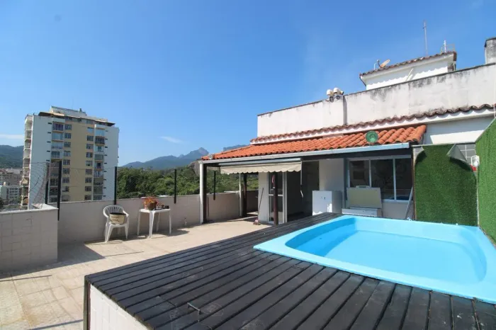 Est. do Pau Ferro, Cobertura com 256m, 3 suítes, 2 vgs, Piscina e churrasqueira.