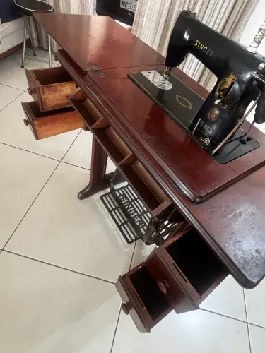 Máquina de Costura Singer Antiga Colecionável