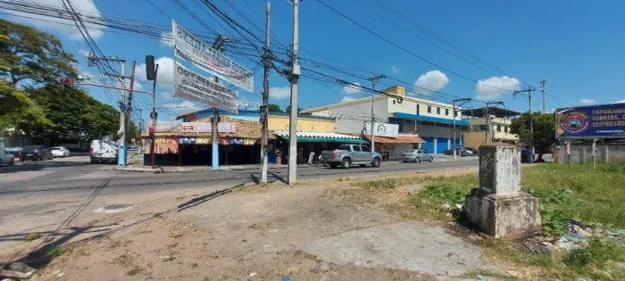 Vendo Troco Esquina com cinco lojas na Alberto Torres Campos dos Goytacazes