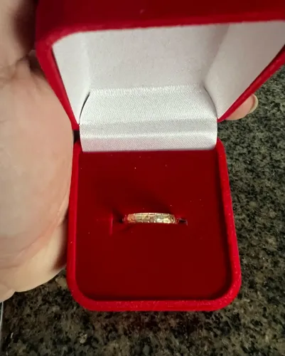 Anel ouro 18k Aparador em ouro .
