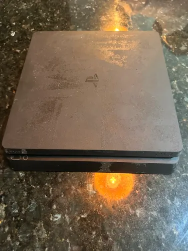 Ps4 com 2 controles + jogos 