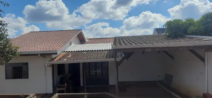 Casa térrea, de alvenaria, p/ aluguel, 53 m² com 2 quartos em Santa Felicidade - Curitiba 