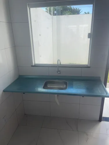 Vendo pia/bancada de inox com aproximadamente 1,60 m de comprimento.