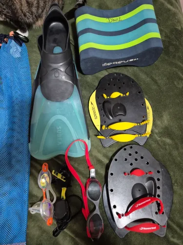 Equipamentos de natação 