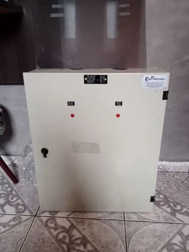 Quadro de Energia completo com barramento e disjuntores