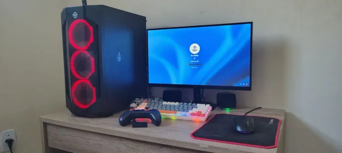 COMPUTADOR PC GAMER COMPLETO! Com mouse, monitor e teclados novos! E extras!