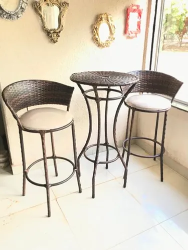 Conjunto Mesa Bistrô Junco Fibra Sintética com 2 Banquetas