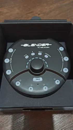TC Helicon Blender Mixer e interface de áudio 