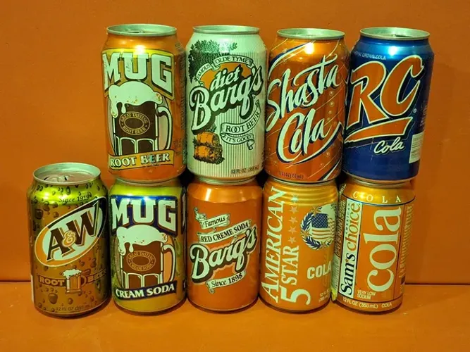 Latas vazias de coleção