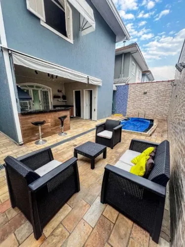Casa - Jardim das Indústrias - 254m² - 4 dormitórios