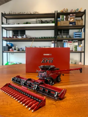 Miniatura Colheitadeira Case IH AF11 1/64