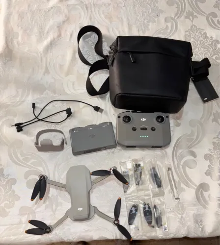 DJI Mini 2 Fly More Combo - Drone Completo