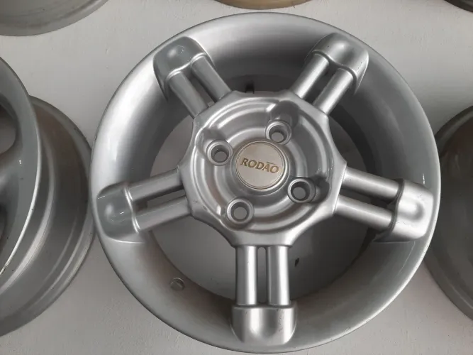 Rodas esportivas Rodao Retro Prata aro 13 4x100 novas