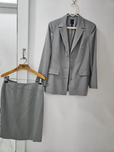 Conjunto belart importado de saia e blazer cinza 