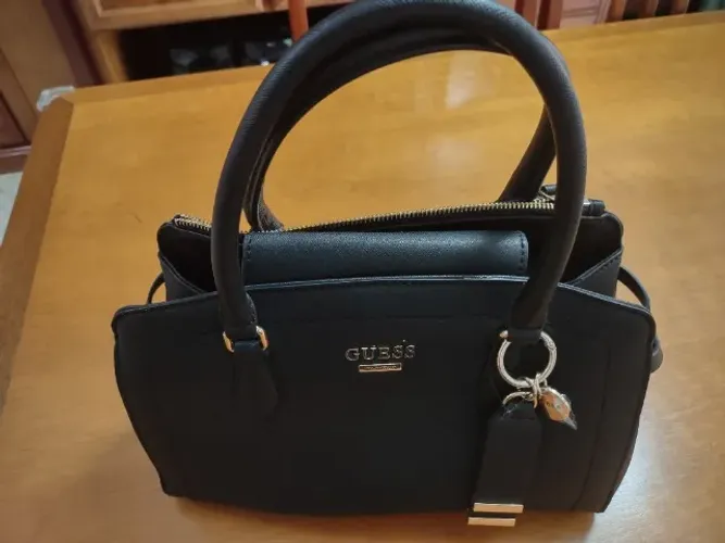 Bolsa guess nova nunca usada